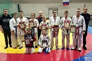 Первенство Василеостровского района по Рукопашному бою – 21 медаль и 2-е общекомандное место.